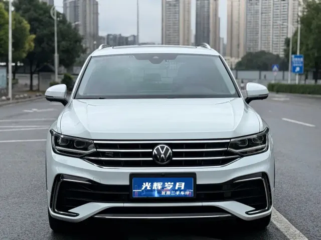 Volkswagen Tiguan L — Фото автомобиля 2