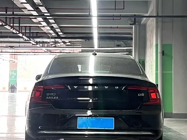 Volvo S90 — Фото автомобиля 6