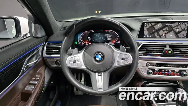 BMW 7-Series — Фото автомобиля 12