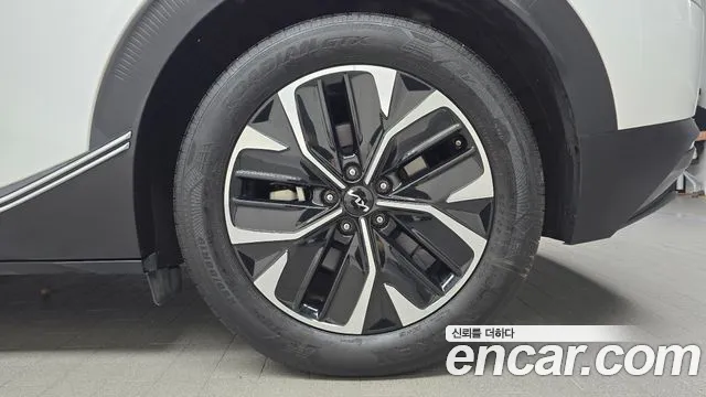 Kia EV6 — Фото автомобиля 21