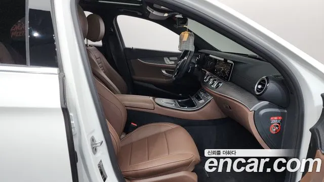 Mercedes-Benz E-Class E-класс W213 E350 4MATIC Avantgarde — Фото автомобиля 25