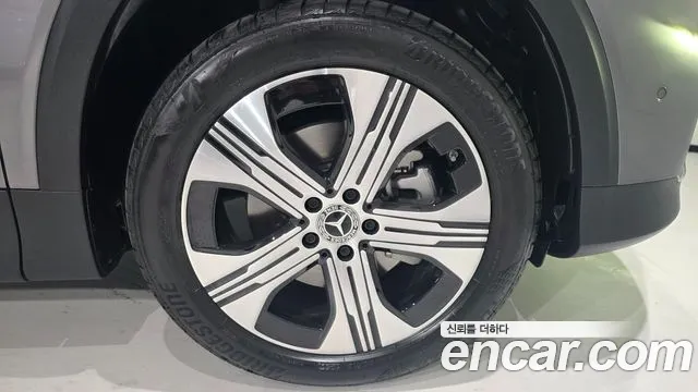 Mercedes-Benz EQB X243 — Фото автомобиля 5