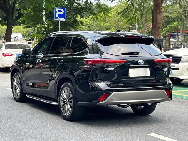 Toyota Highlander — Фото автомобиля 6