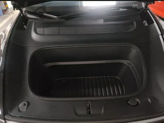 Tesla Model Y — Фото автомобиля 7