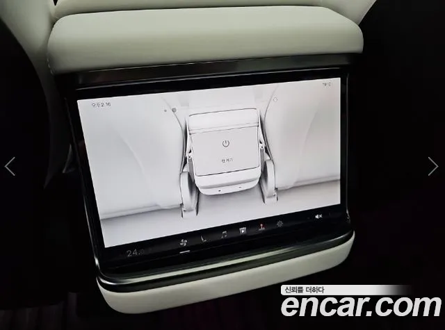 Tesla Model S — Фото автомобиля 14