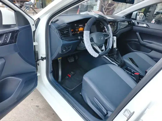 Volkswagen Lavida — Фото автомобиля 15