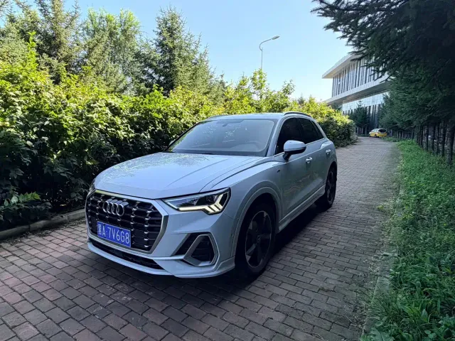 Фотография автомобиля — Audi Q3