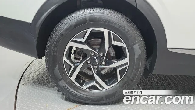 Kia Sportage Sportage 5-е поколение Бензин 1.6 турбо 2WD — Фото автомобиля 5
