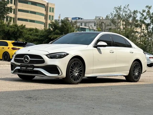 Фотография автомобиля — Mercedes-Benz C-Class