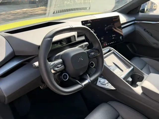 Xpeng P7 — Фото автомобиля 10