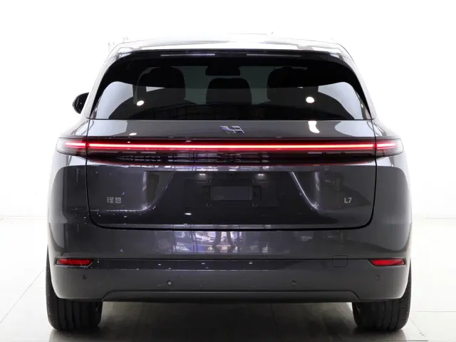 Li Auto L7 — Фото автомобиля 7