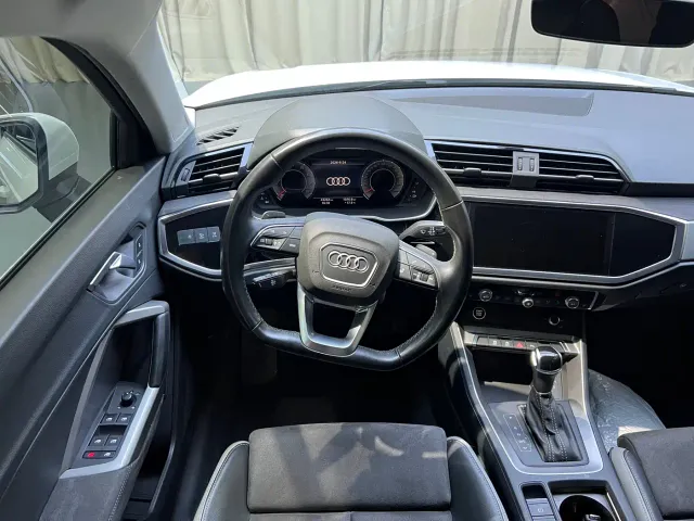 Audi Q3 — Фото автомобиля 12