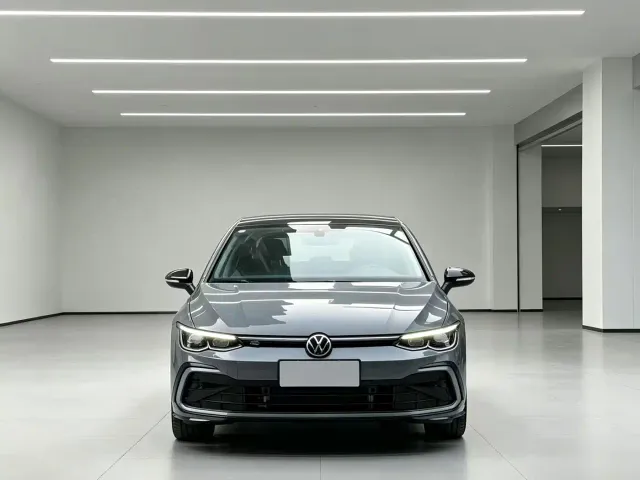 Volkswagen Golf — Фото автомобиля 2