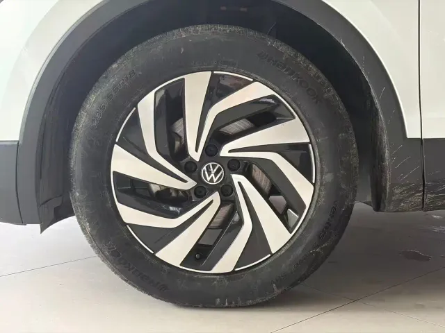 Volkswagen Tiguan L — Фото автомобиля 7