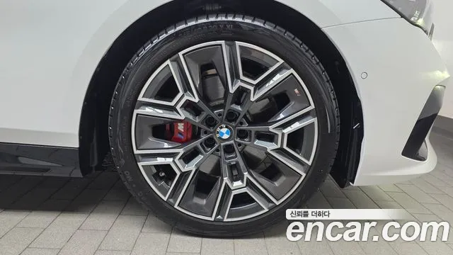 BMW 5-Series 5 серия (G60) 530i xDrive M Sport Pro Special Edition — Фото автомобиля 18