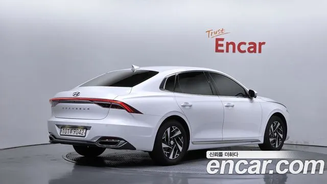 Hyundai Grandeur — Фото автомобиля 2