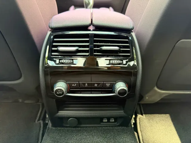 BMW 5 Series — Фото автомобиля 11