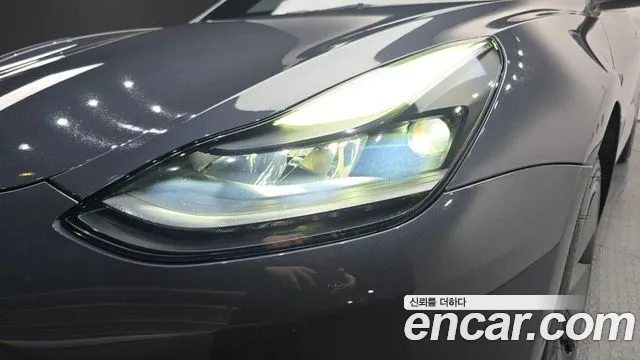 Tesla Model 3 — Фото автомобиля 7