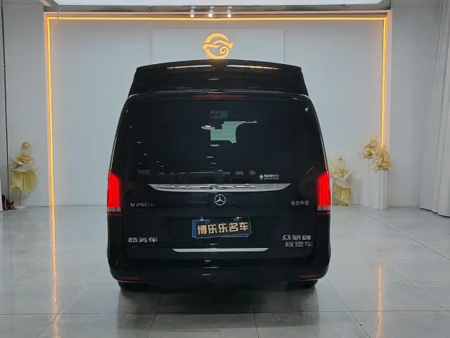 Mercedes-Benz V-Class — Фото автомобиля 19