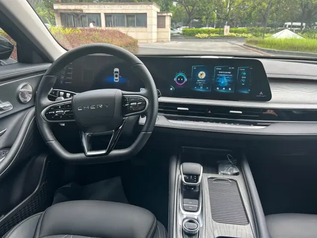 Chery Arrizo 8 — Фото автомобиля 6