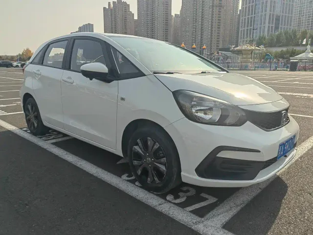 Honda Fit — Фото автомобиля 2