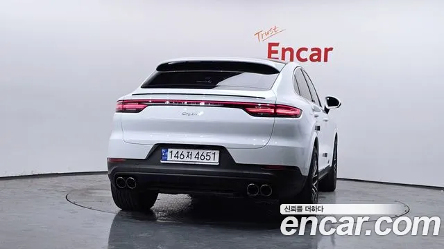 Porsche Cayenne — Фото автомобиля 4