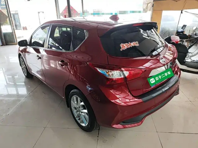 Nissan Tiida — Фото автомобиля 4