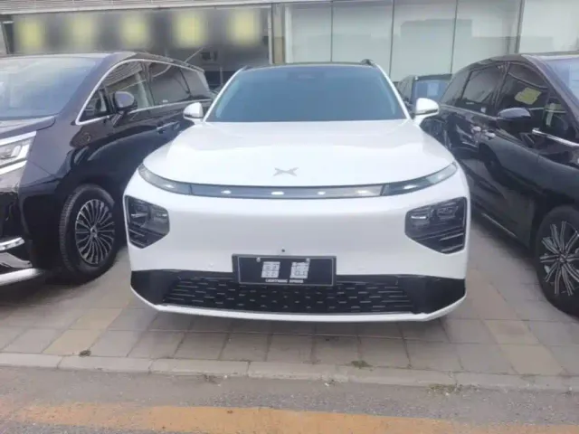 Xpeng G9 — Фото автомобиля 2