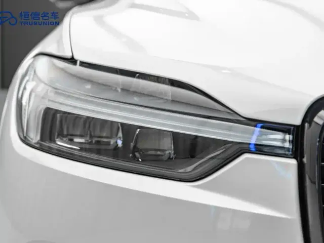 Volvo XC60 — Фото автомобиля 10