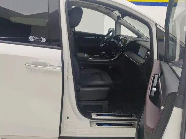 GAC Trumpchi M8 — Фото автомобиля 8
