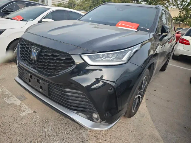 Фотография автомобиля — Toyota Crown Kluger