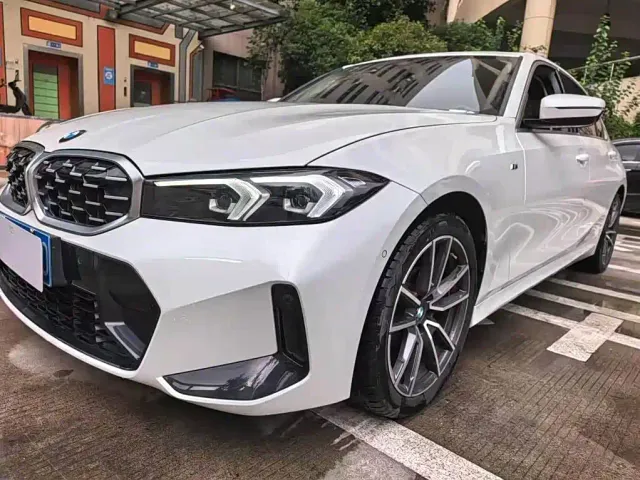 BMW 3 Series — Фото автомобиля 4