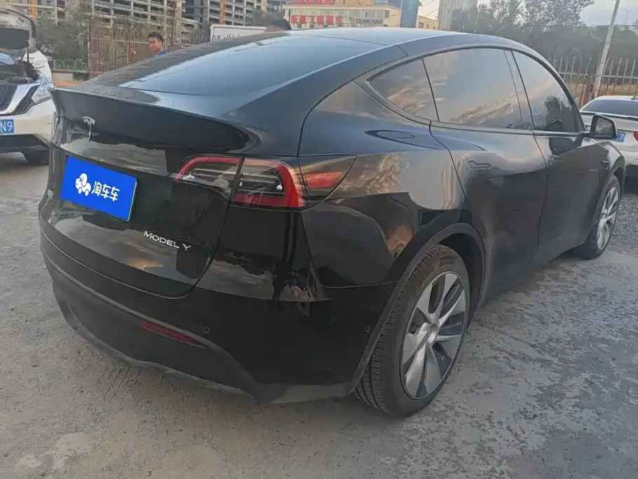 Tesla Model Y 2022 Facelift Rear-Wheel Drive Version — Фото автомобиля 3
