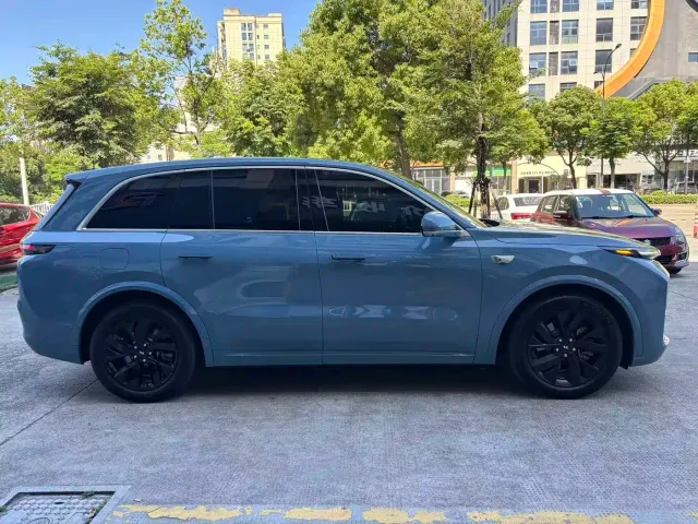 Li Auto L8 — Фото автомобиля 3