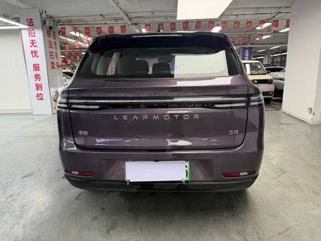Leapmotor C10 — Фото автомобиля 11