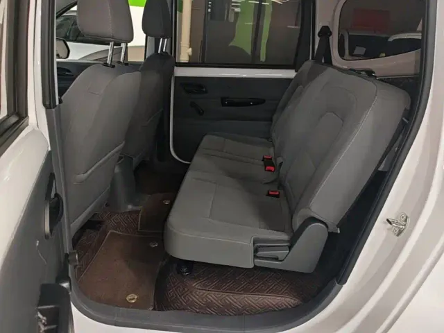 Wuling Hongguang — Фото автомобиля 16
