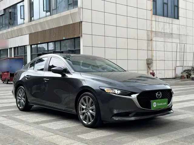 Mazda Axela — Фото автомобиля 3