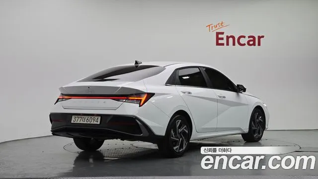 Hyundai Avante CN7 — Фото автомобиля 2