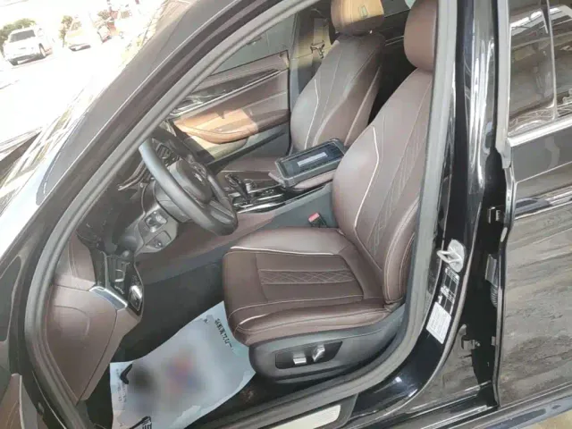 BMW 5 Series — Фото автомобиля 14