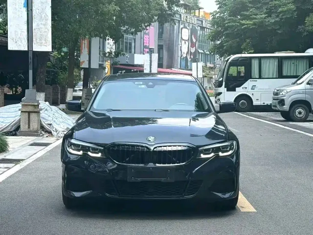 BMW 3 Series — Фото автомобиля 2