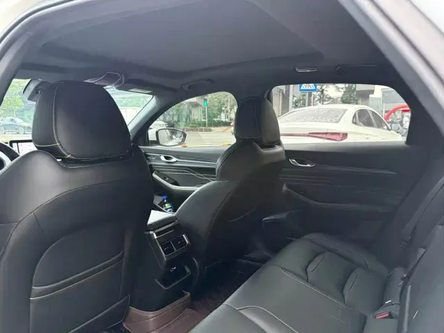 Geely Xingrui — Фото автомобиля 10