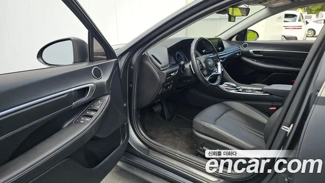 Hyundai Sonata Sonata (DN8) 2.0 LPG(Для проката) — Фото автомобиля 10