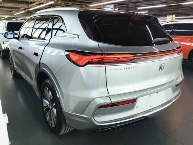 Buick E5 — Фото автомобиля 4