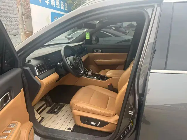 Li Auto ONE — Фото автомобиля 4