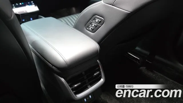 Hyundai Grandeur Grandeur (GN7) 2.5 Бензин 2WD — Фото автомобиля 5