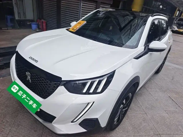 Фотография автомобиля — Peugeot 2008