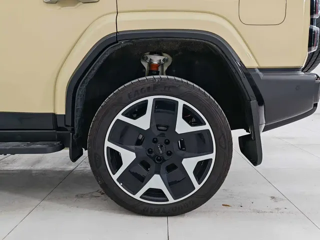 iCAR iCAR V27 2026 200KM AWD Falcon 500 — Фото автомобиля 10