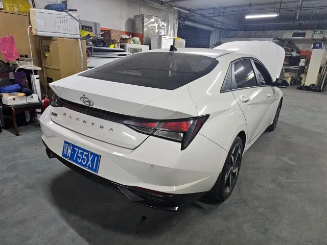 Hyundai Elantra — Фото автомобиля 9
