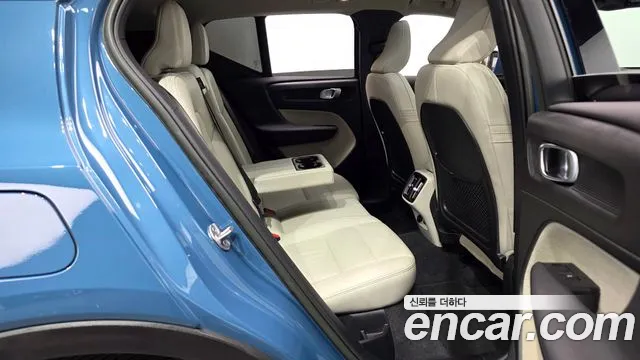 Вольво XC40 B4 Ultimate Bright — Фото автомобиля 7