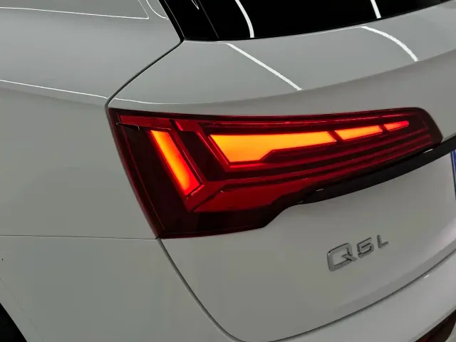 Audi Q5L — Фото автомобиля 16